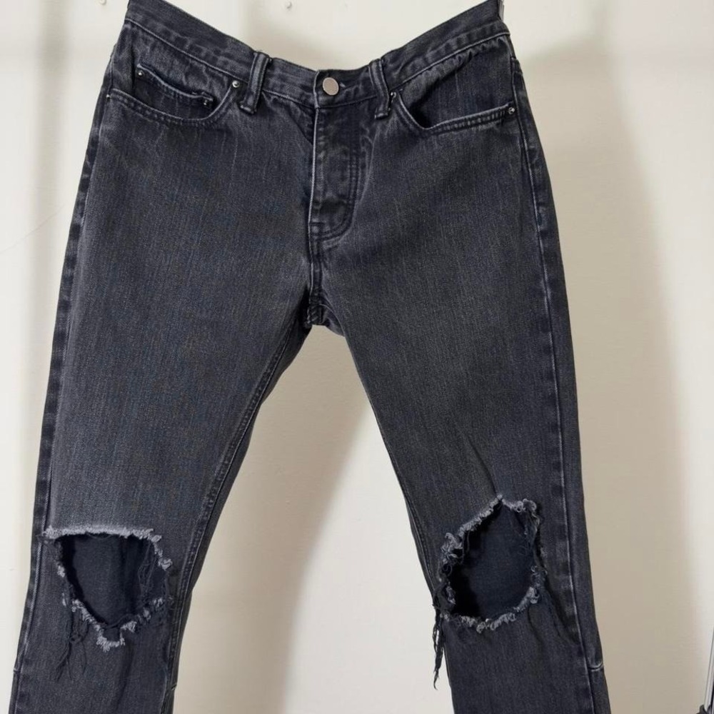 Mnml Black ripped skinny jeans size 31x30
